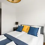 Dabrowskiego By Renters Apartment *