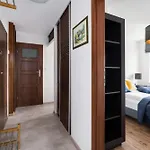 Dabrowskiego By Renters Apartment