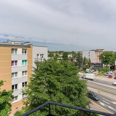 Dabrowskiego By Renters Apartment