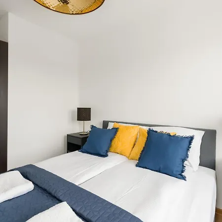 Dabrowskiego By Renters Daire *